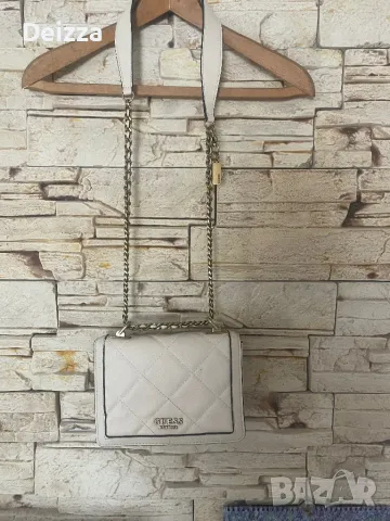 Чанта на Guess, снимка 4 - Чанти - 49857413