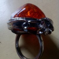 Масивен пръстен с кехлибар, снимка 1 - Антикварни и старинни предмети - 30326463