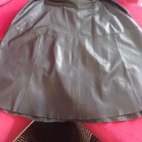 Продавам дамска кожена пола, снимка 3 - Поли - 38803224