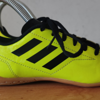 Adidas. Футболни обувки, стоножки. 36, снимка 1 - Футбол - 36561002