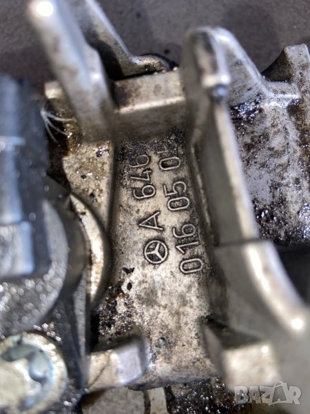 Капак клапани мерцедес ц класа w203 646 мотор 2.2 дизел, снимка 1