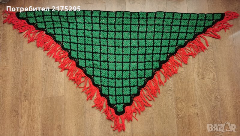 Плетен триъгълен старинен шал, снимка 1