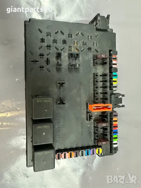 FUSE BOX Бушонна кутия за Мерцедес Mercedes W221 , A2215403050, снимка 1