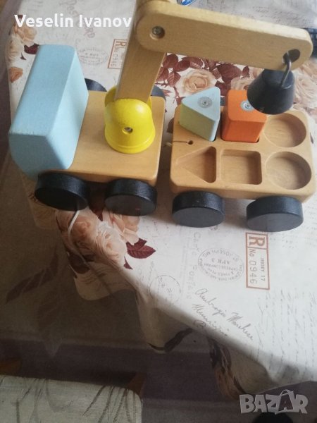 Дървена играчка кран, снимка 1