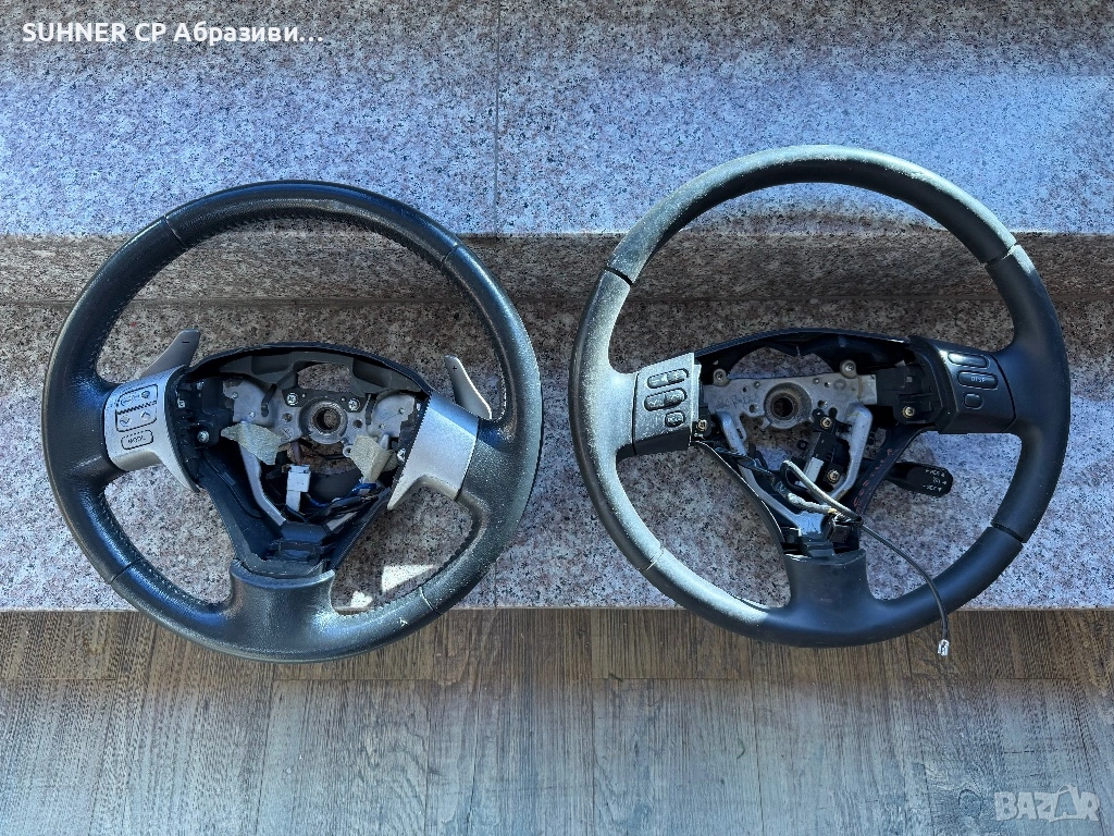 Toyota - 2 броя волани, снимка 1