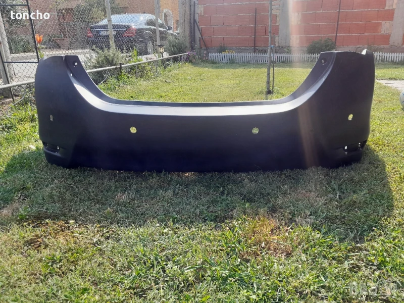 Задна броня за toyota corolla 2014;2015;2016;2017;2018;2019 година с отвори за датчици парктроник, снимка 1