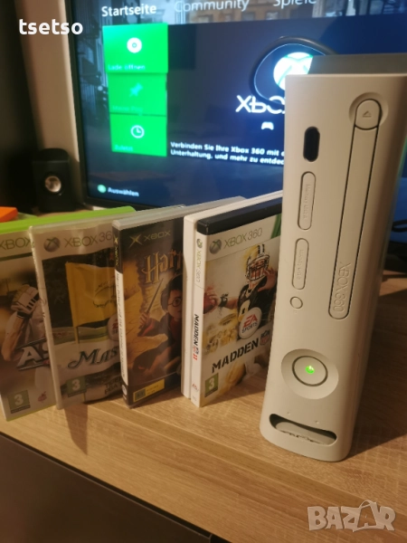 Xbox 360 с 2 джойстика и игри, снимка 1