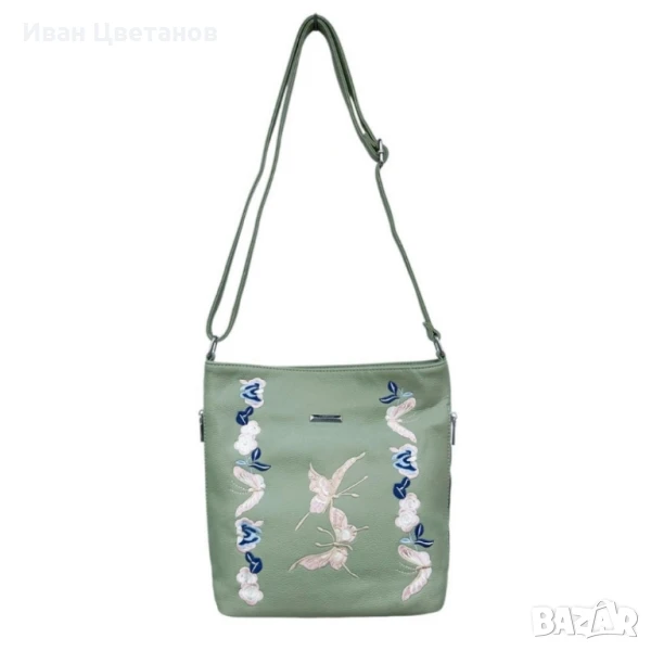 Нежна дамска чанта с флорална бродерия, снимка 1