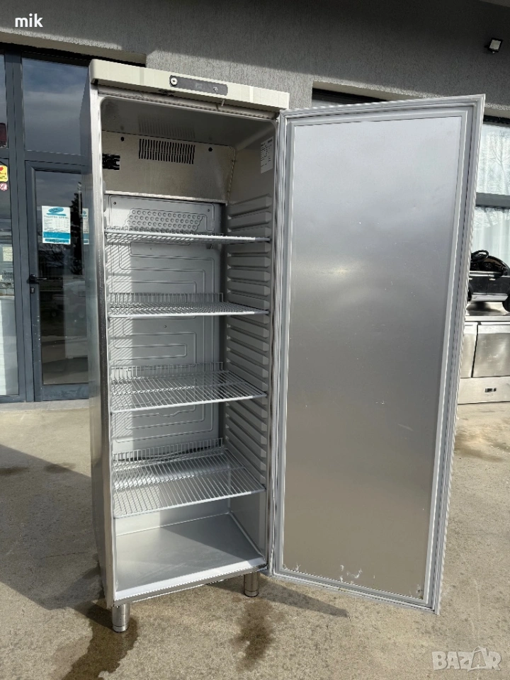 Професионален хладилник Gram - ИНОКС, снимка 1