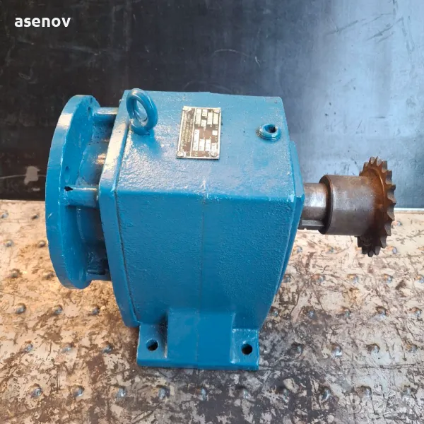 редуктор РЦС 80-1/18, снимка 1