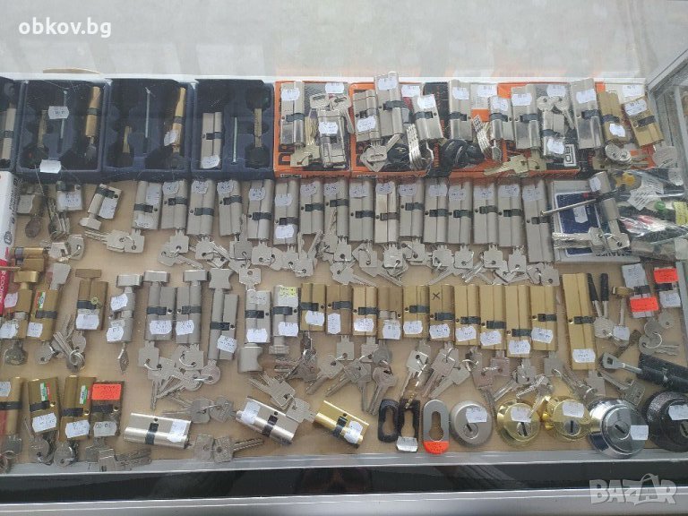 Патрони, ключалки и бронировка за врати, снимка 1