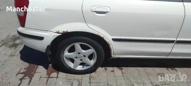 Mazda 323 F Дизел, снимка 10 - Автомобили и джипове - 50332798