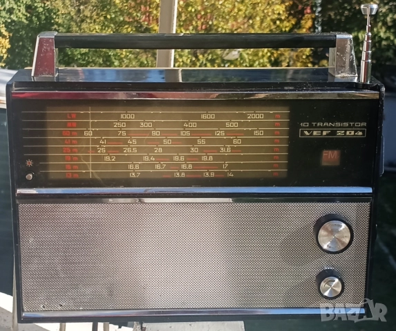 77 🎶 VEF-204 – Ретро радио със съвременно звучене 🎶, снимка 2 - Антикварни и старинни предмети - 52231809