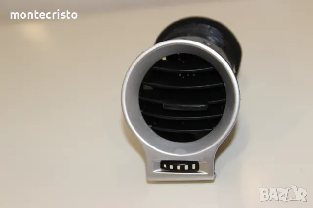 Десен централен въздуховод Renault Koleos (2008-2011г.) дясна централна розетка 68750JY00A, снимка 2 - Части - 50156440