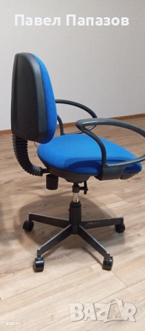 Продавам стол за бюро