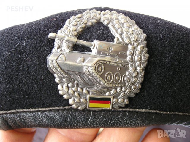 Немска черна барета, снимка 2 - Арт сувенири - 36995721