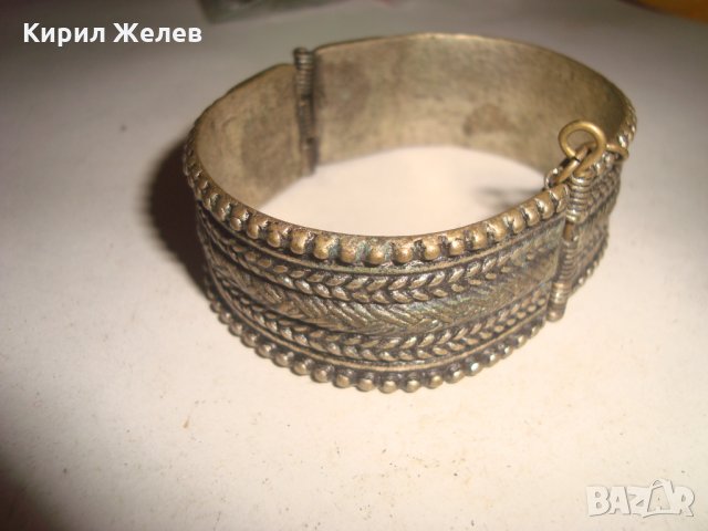 СТАРА БРОНЗОВА ВЪЗРОЖДЕНСКА ГРИВНА с ЩИФТ и СИНЯ КЕРАМИКА ОРНАМЕНТИРАНА 9839, снимка 12 - Антикварни и старинни предмети - 31720572