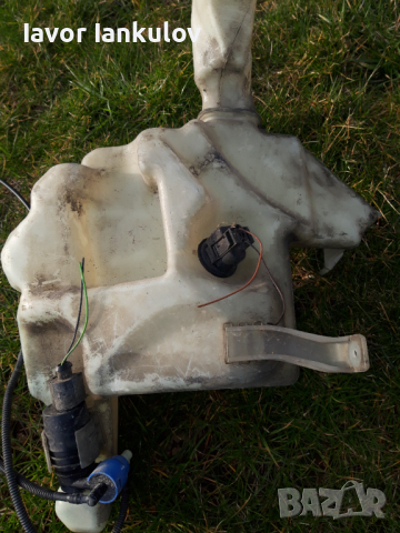 Казанче за течността на чистачките за Фолскваген Пасат :B 5.5, снимка 2 - Автомобили и джипове - 36511363