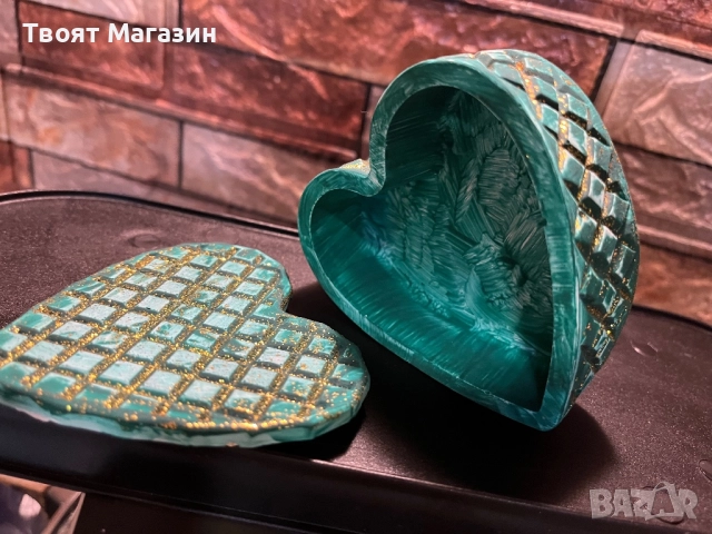 Кутийка за бижута – Ръчна изработка от акрилна смола, снимка 2 - Ръчно изработени сувенири - 52980445