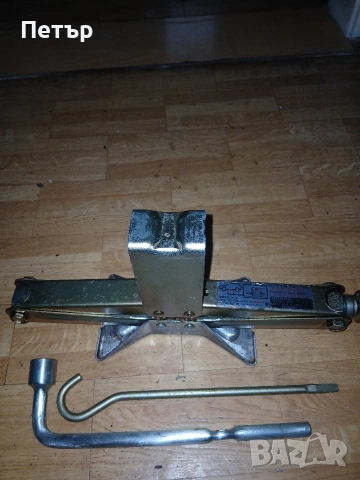 Оргинален крик за джип хонда нов