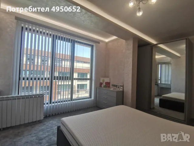 Продаваме Тристаен Апартамент в Центъра, снимка 4 - Апартаменти - 56136474
