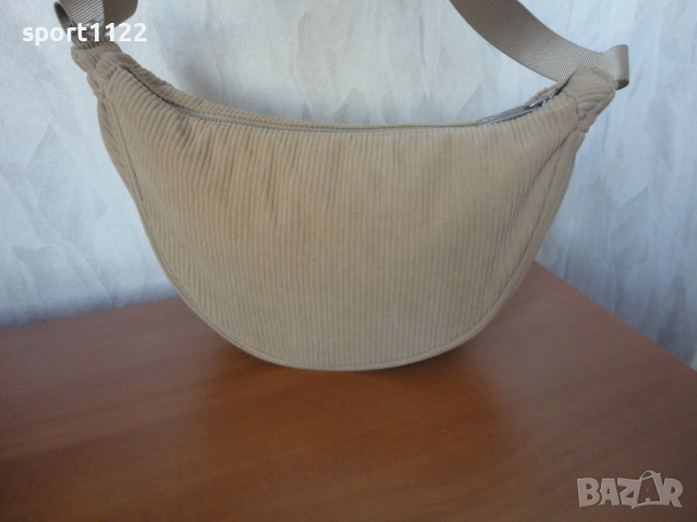 Karl Kani/дизайнерска чанта банан, снимка 4 - Чанти - 52226927