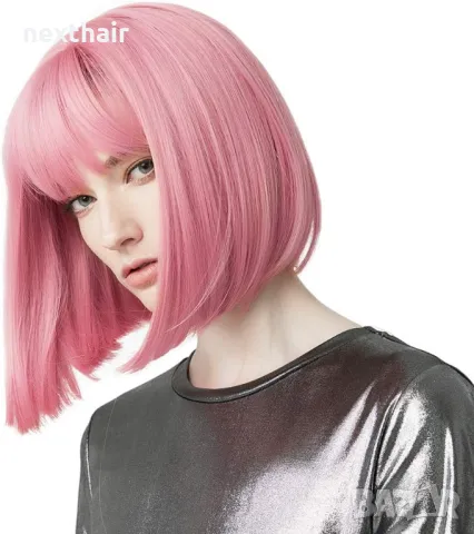 Къса плътна розова перука с бретон