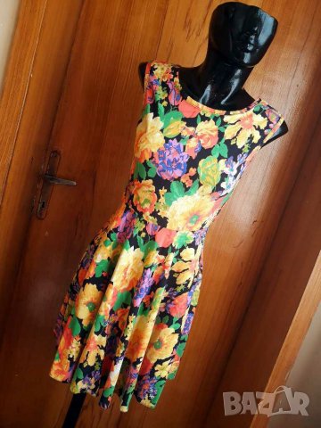 Флорална къса разкроена рокля с гол гръб С/М, снимка 2 - Рокли - 24705556