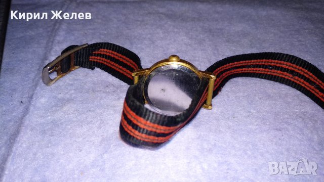 ЗАРЯ 22 КАМЪКА Стар ПОЗЛАТЕН РЯДЪК МОДЕЛ РЕТРО ЧАСОВНИК СССР с КАИШКА 32558, снимка 3 - Антикварни и старинни предмети - 38452883