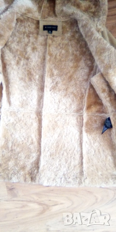 Пухкаво палто с качулка М размер, снимка 3 - Якета - 54078652