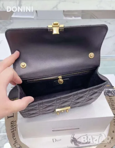 Christian Dior Дамска чанта, кожа, снимка 7 - Чанти - 56316196