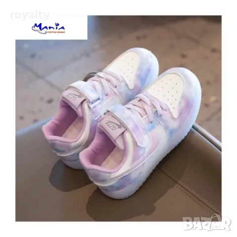 Детски спортни обувки в лилаво