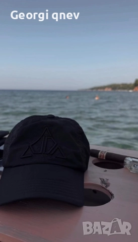 Шапка на луда