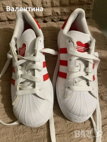 adidas 35 1/2 номер на червени сърца