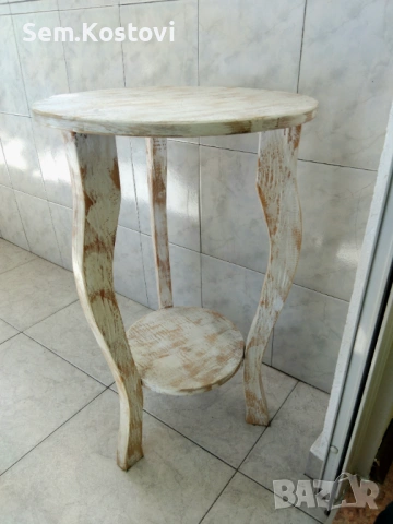 Дървена масичка