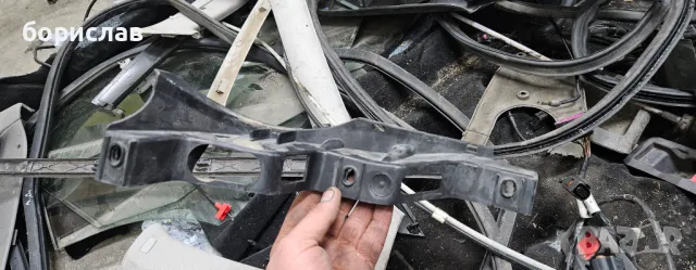 Основа под фара за Пасат б6 , снимка 2 - Части - 48774846