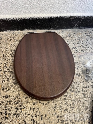 Тоалетна Седалка Wenko Wenge – Soft Close, MDF, Бърз Монтаж, Универсална Форма!, снимка 2 - Други стоки за дома - 52654037