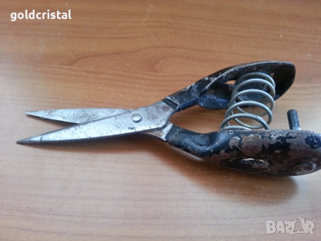 Стара сарашка ножица клъцка
