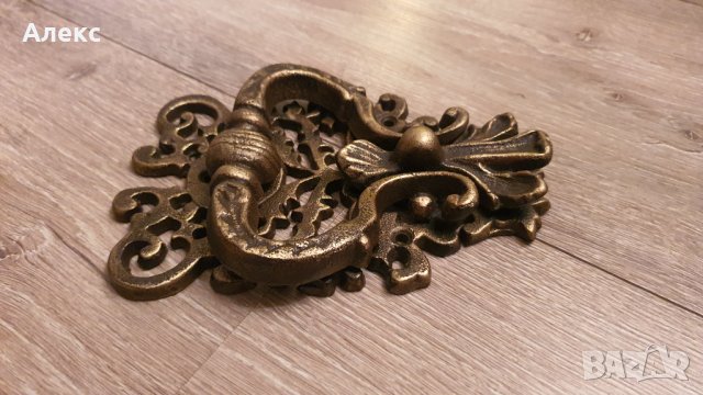 Масивно Бароково чукало–Чугун, 1кг, снимка 2 - Интериорни врати - 37828179