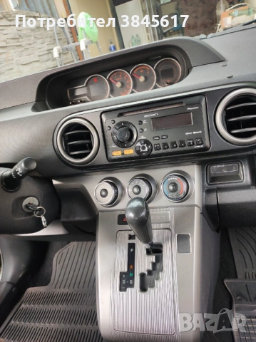 Toyota Scion xB 2.4 AT, снимка 9 - Автомобили и джипове - 54219962