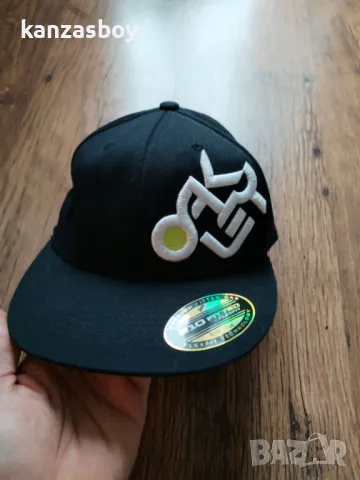 Oakley Cap - страхотна спортна шапка НОВА БЕЗ ЕТИКЕТИ , снимка 4 - Шапки - 50058635