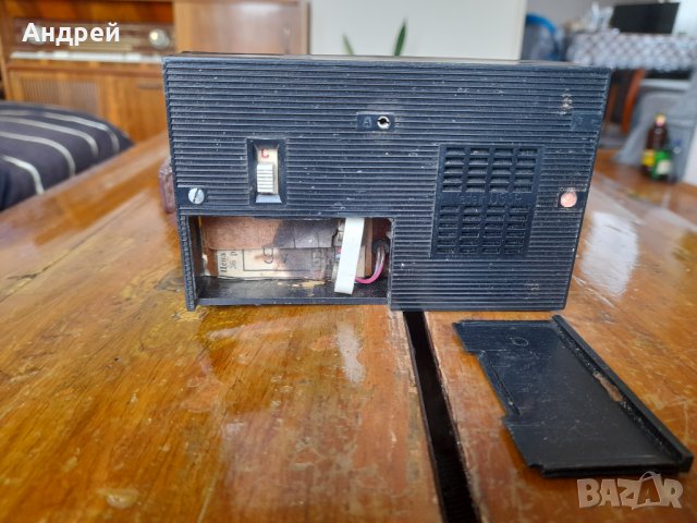 Старо радио,радиоприемник Нейва-М, снимка 6 - Антикварни и старинни предмети - 36670268