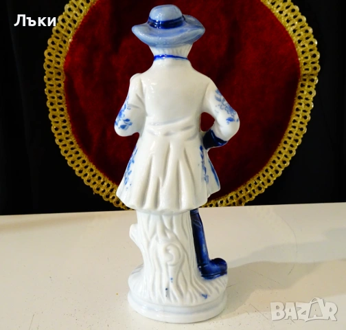 Порцеланова фигура Лютнист,Royal Dragon. , снимка 3 - Статуетки - 54071308