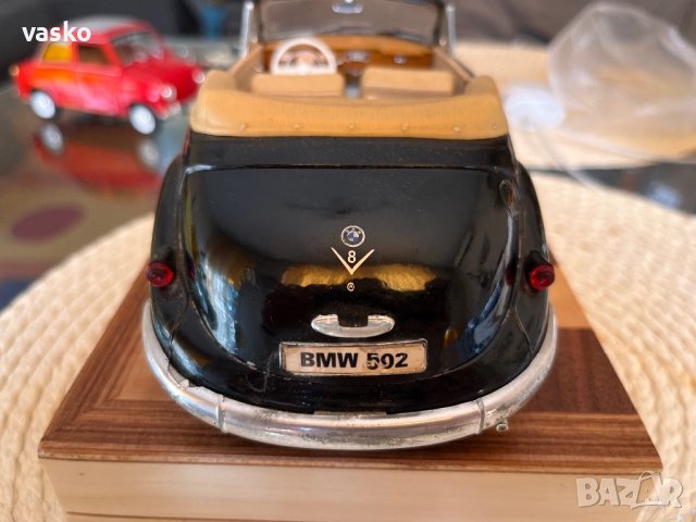 BMW 502 Maisto 1:18, снимка 3 - Колекции - 42313422