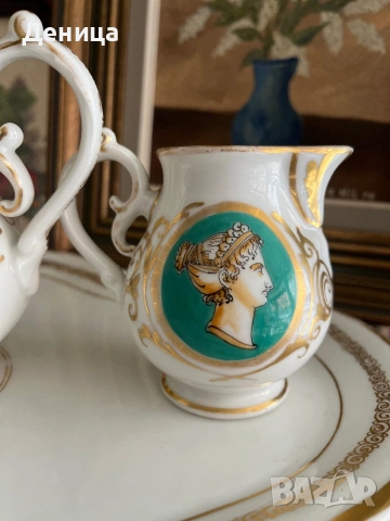 Порцеланов сервиз за двама в имперски стил Характерно за този стил е използването на богата позлата , снимка 9 - Сервизи - 54061239