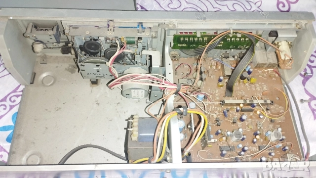 Дек JVC KD-V11, снимка 2 - Декове - 52713299