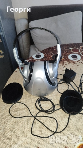 Безжични слушалки TCM със зарядна станция - идеално работещи, обхват до 10 метра.