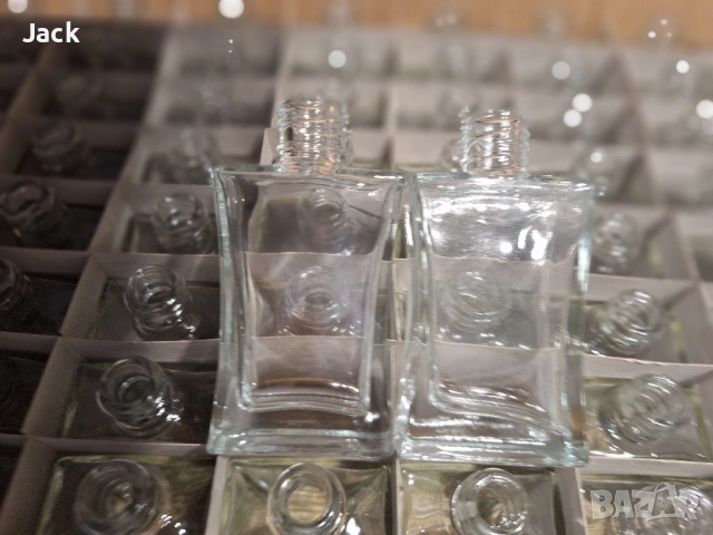 30 ml. СТЪКЛЕНИ ШИШЕНЦА С ПУЛВЕРИЗАТОР НА ВИНТ И МЕТАЛНО КАПАЧЕ., снимка 3 - Унисекс парфюми - 51432144