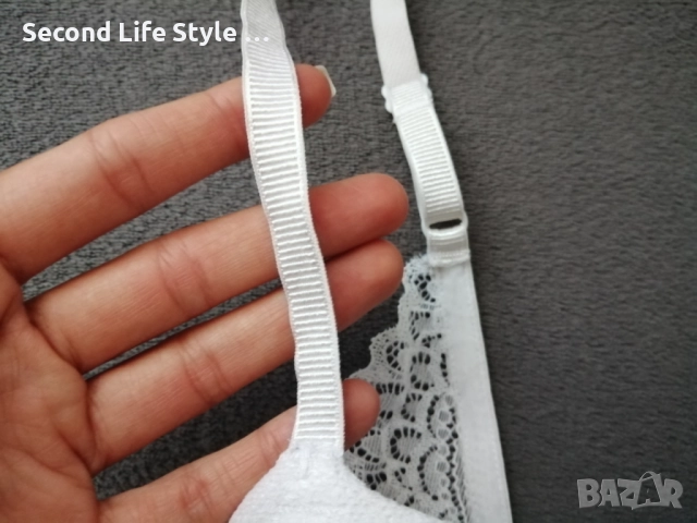 70B Triumph бял луксозен дантелен сутиен, снимка 4 - Бельо - 52907931