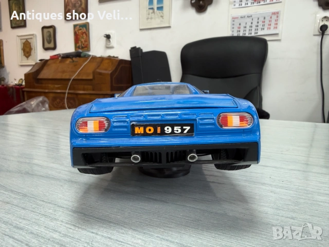 Колекционерски модел Burago 1/18 №7996 , снимка 3 - Антикварни и старинни предмети - 53923030